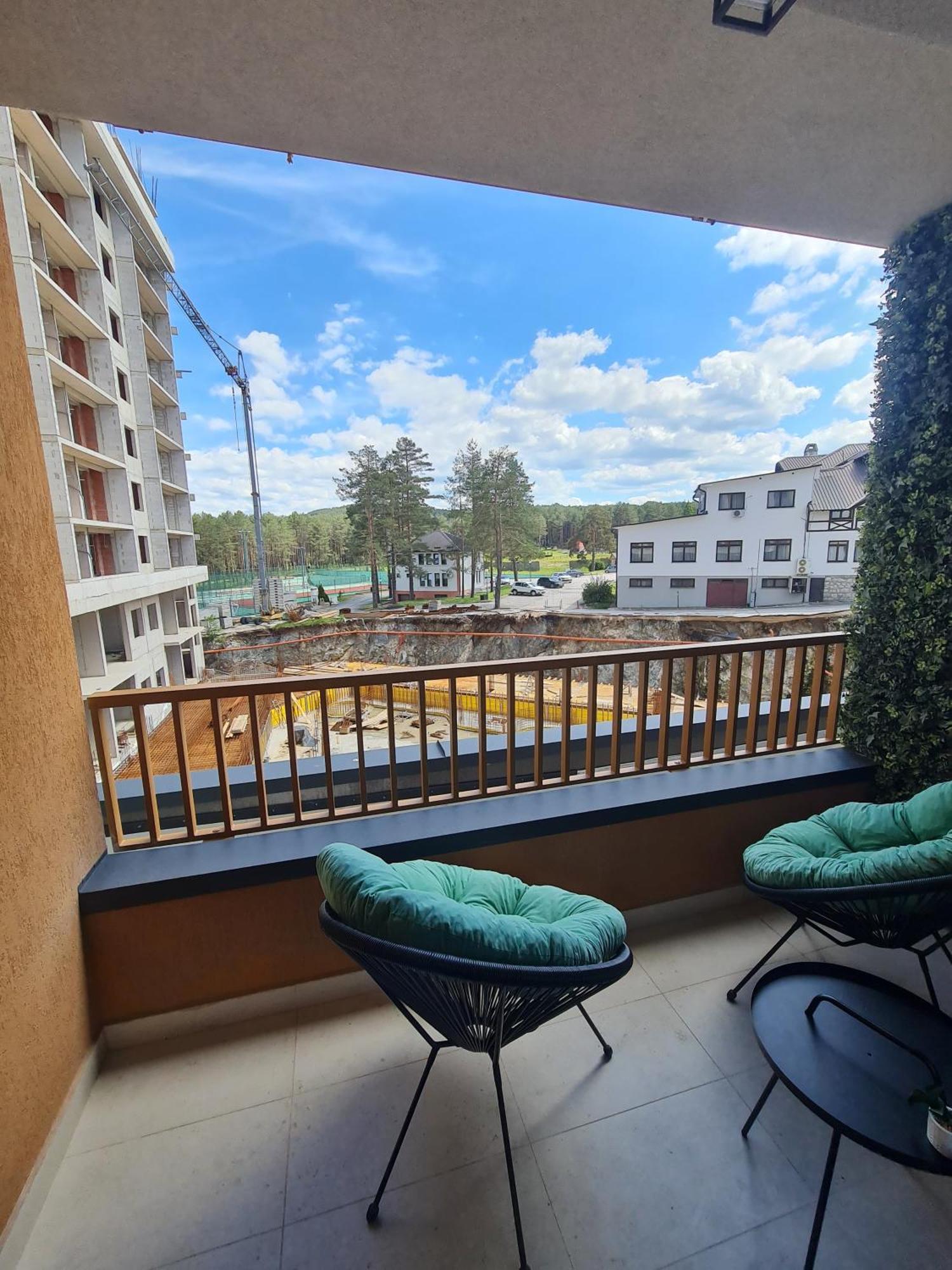 Apartment Zlatilux *